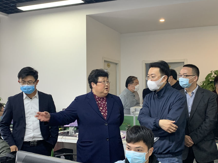 寶山區(qū)區(qū)領(lǐng)導(dǎo)一行蒞臨邁維動(dòng)漫調(diào)研企業(yè)復(fù)工復(fù)產(chǎn)情況(圖5) 寶山區(qū)區(qū)領(lǐng)導(dǎo)一行蒞臨邁維動(dòng)漫調(diào)研企業(yè)復(fù)工復(fù)產(chǎn)情況(圖5)